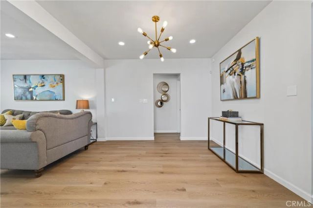 1960 Chariton Street, Los Angeles, CA 90034