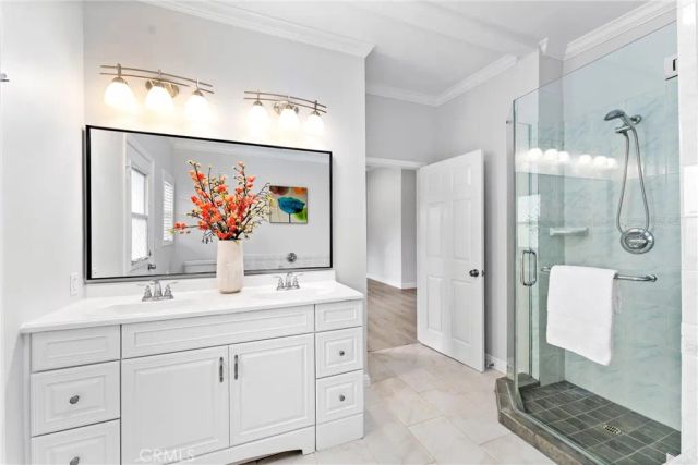 1960 Chariton Street, Los Angeles, CA 90034