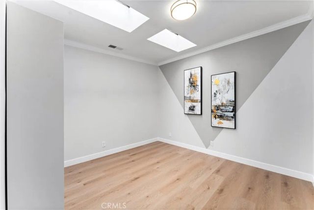 1960 Chariton Street, Los Angeles, CA 90034