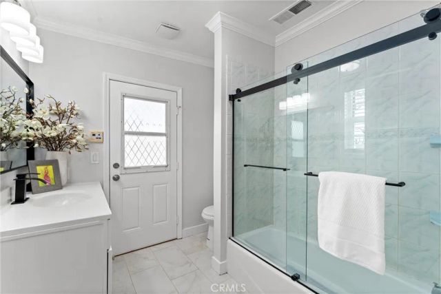 1960 Chariton Street, Los Angeles, CA 90034