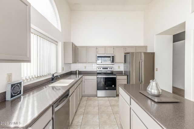 5538 W Fallen Leaf Lane, Glendale, AZ 85310