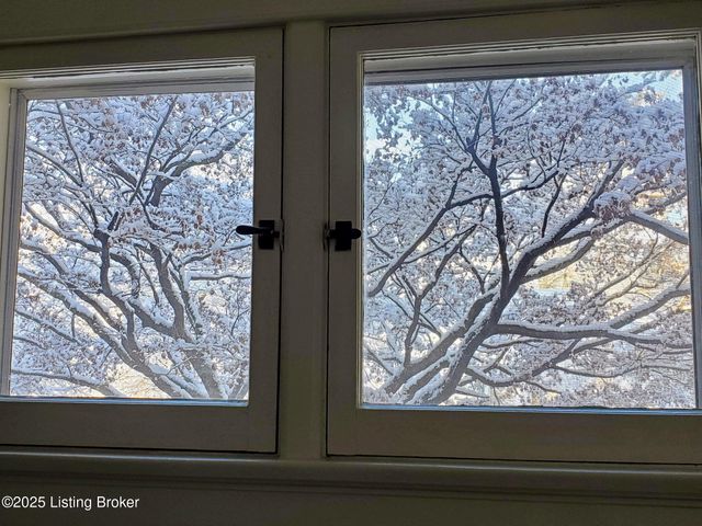 2923 Avon Rd, Louisville, KY 40220