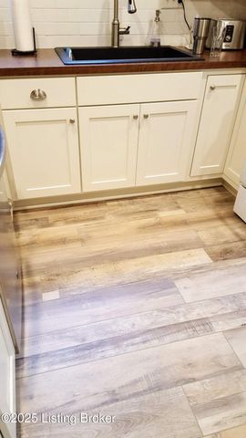 2923 Avon Rd, Louisville, KY 40220