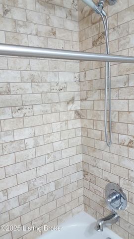 2923 Avon Rd, Louisville, KY 40220