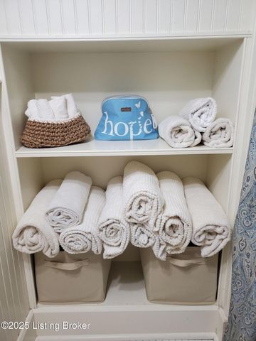 2923 Avon Rd, Louisville, KY 40220