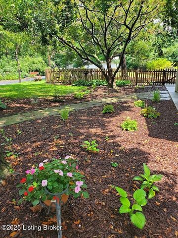 2923 Avon Rd, Louisville, KY 40220