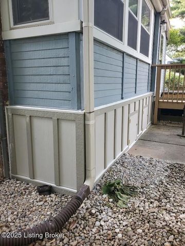 2923 Avon Rd, Louisville, KY 40220