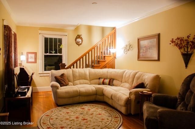 2923 Avon Rd, Louisville, KY 40220