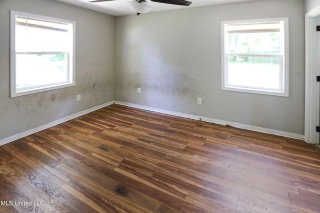 1250 Summer Lane, Jackson, MS 39211