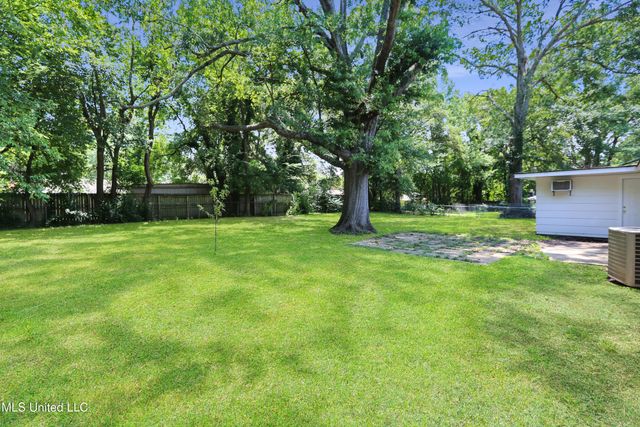 1250 Summer Lane, Jackson, MS 39211