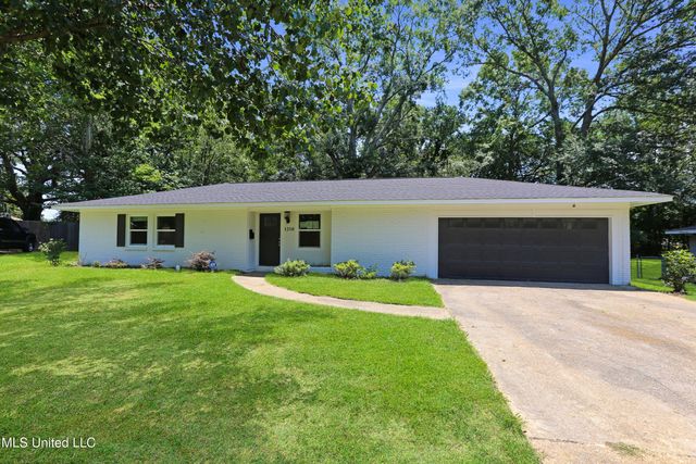 1250 Summer Lane, Jackson, MS 39211