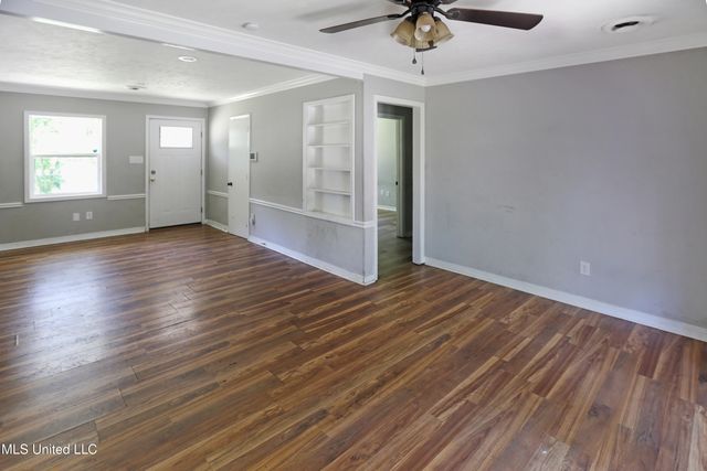 1250 Summer Lane, Jackson, MS 39211