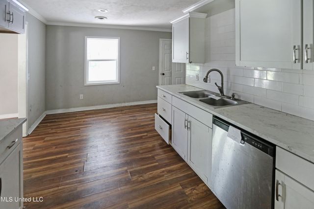 1250 Summer Lane, Jackson, MS 39211