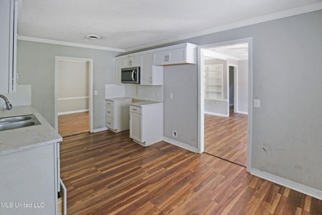 1250 Summer Lane, Jackson, MS 39211