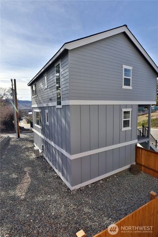 604 Ross Canyon Road, Omak, WA 98841