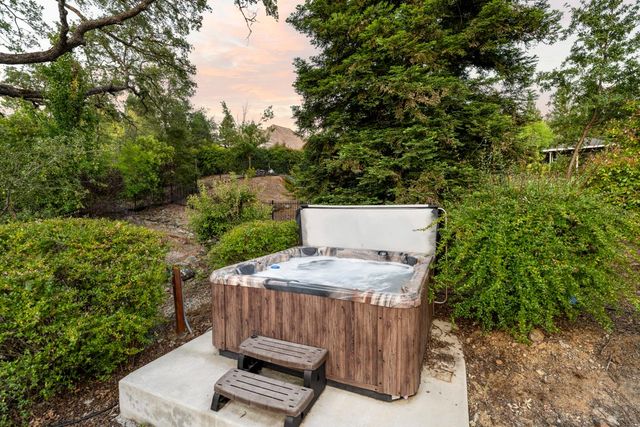 2400 Highland Hills Dr, El Dorado Hills, CA 95762