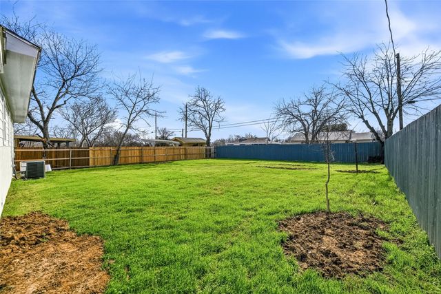 4324 Crenshaw Avenue, Fort Worth, TX 76105