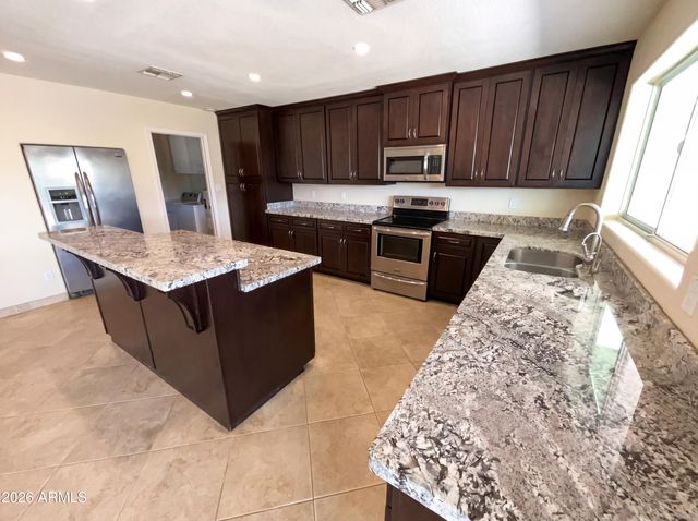 1359 S ALMOND Circle, Mesa, AZ 85204