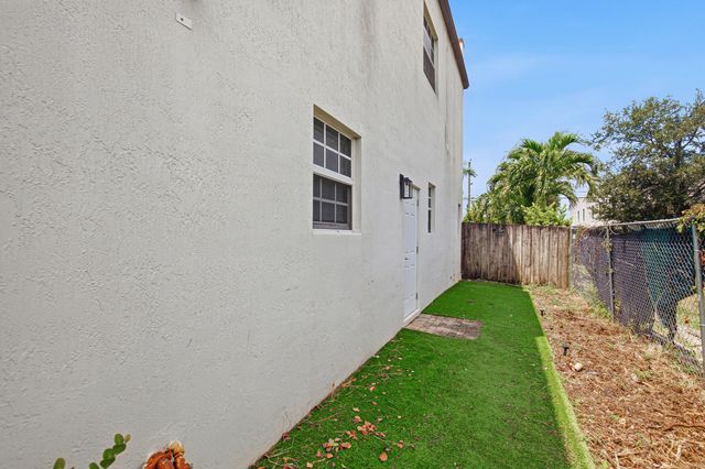 807 NW 1ST Avenue, Fort Lauderdale, FL 33311