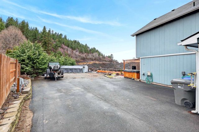 17904 E 11th Ave, Greenacres, WA 99016