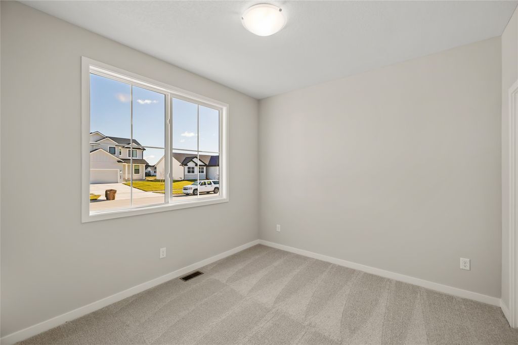 1116 Mulberry Drive NW, Bondurant, IA 50035