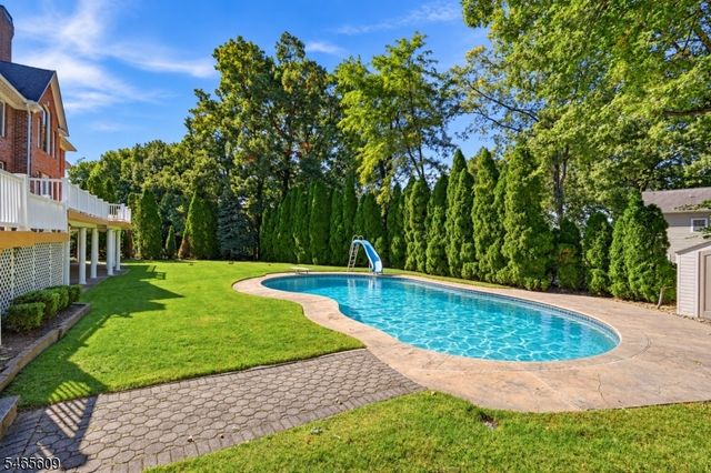 54 BURNET HILL ROAD, Livingston Twp., NJ 07039