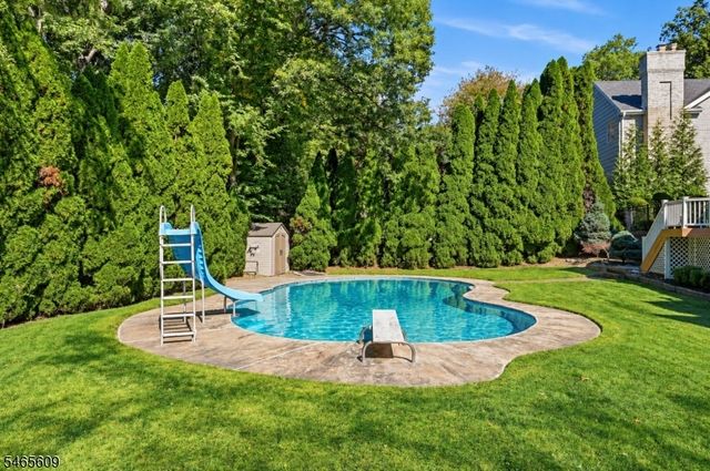 54 BURNET HILL ROAD, Livingston Twp., NJ 07039