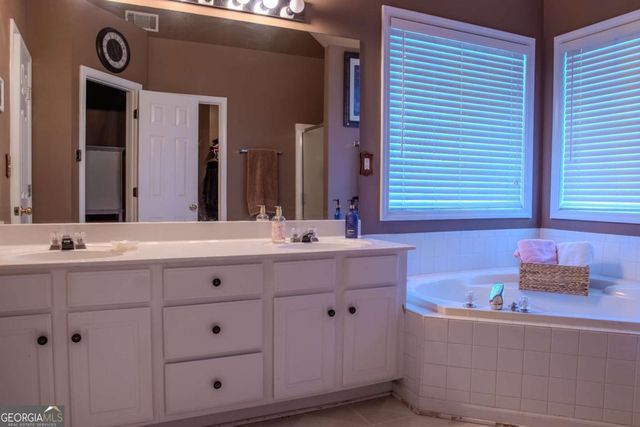 1950 East Bay Street, Hoschton, GA 30548