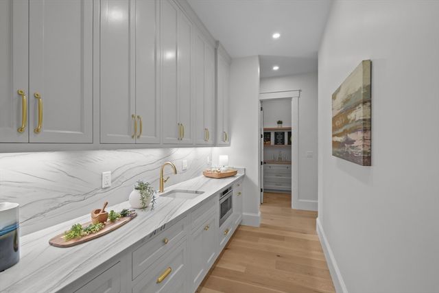 1 Couture Way, Middleton, MA 01949