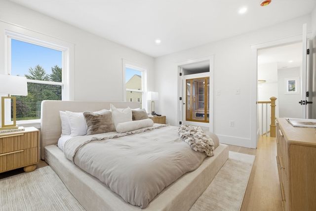 80 Dell Ave, Melrose, MA 02176