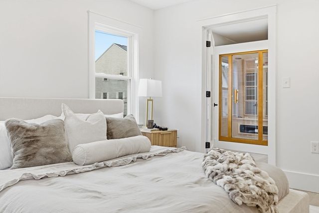 80 Dell Ave, Melrose, MA 02176