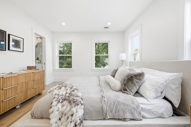 80 Dell Ave, Melrose, MA 02176