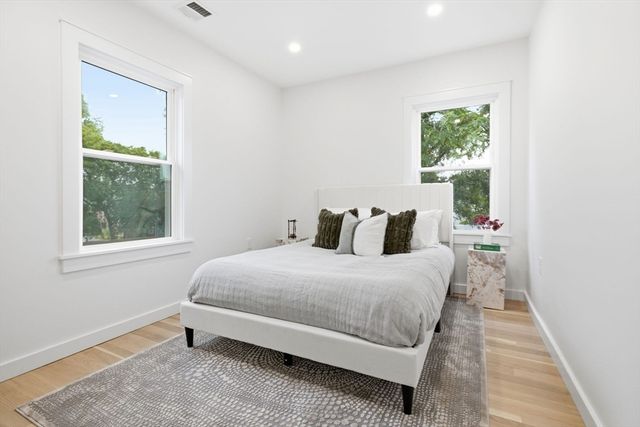 80 Dell Ave, Melrose, MA 02176