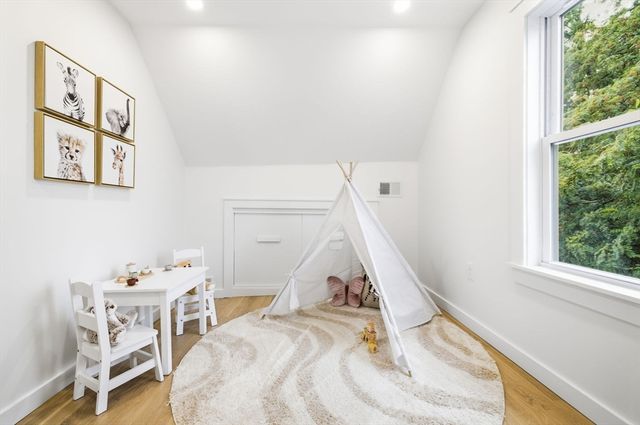 80 Dell Ave, Melrose, MA 02176