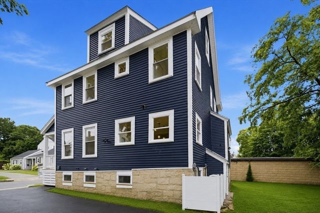 80 Dell Ave, Melrose, MA 02176