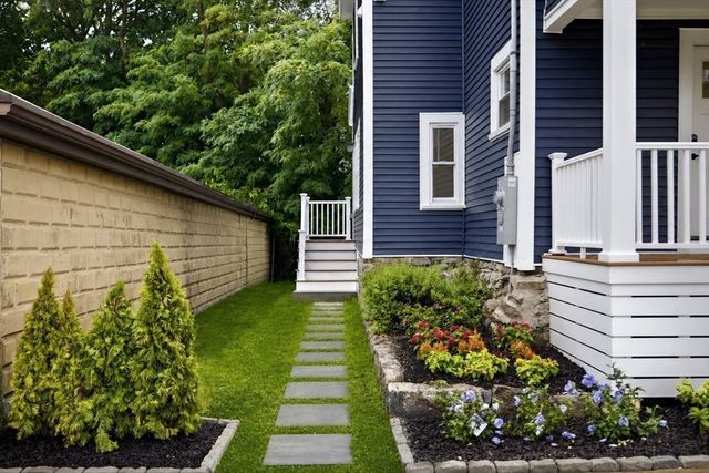 80 Dell Ave, Melrose, MA 02176