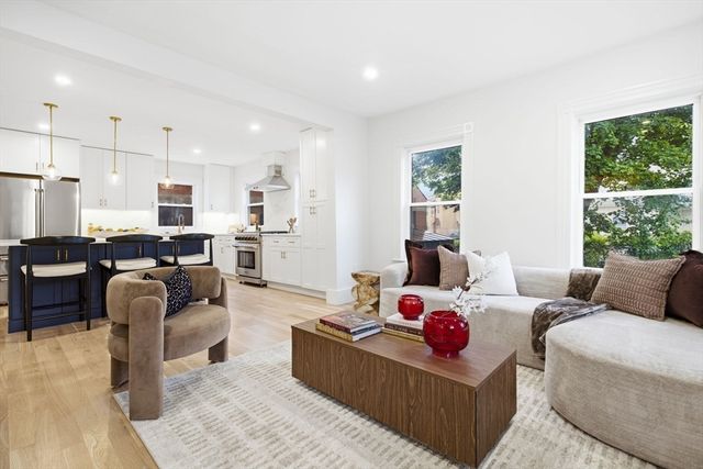 80 Dell Ave, Melrose, MA 02176
