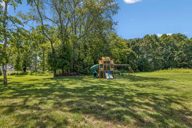4784 Woodrow Pl, Arrington, TN 37014