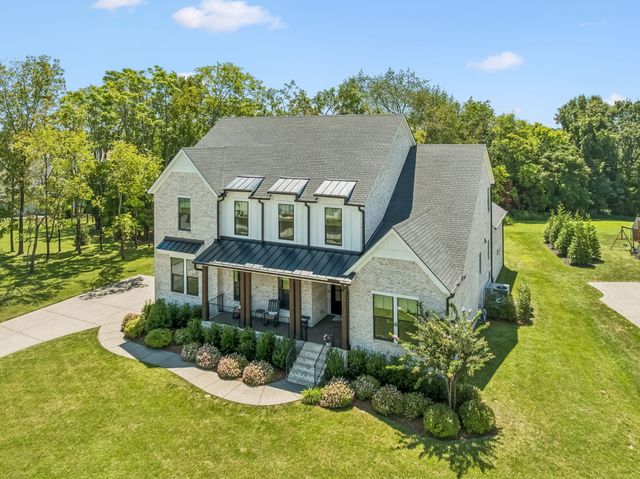 4784 Woodrow Pl, Arrington, TN 37014