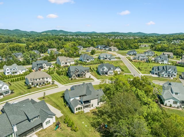 4784 Woodrow Pl, Arrington, TN 37014