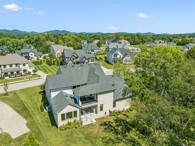 4784 Woodrow Pl, Arrington, TN 37014