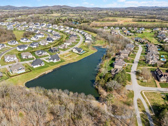 4784 Woodrow Pl, Arrington, TN 37014
