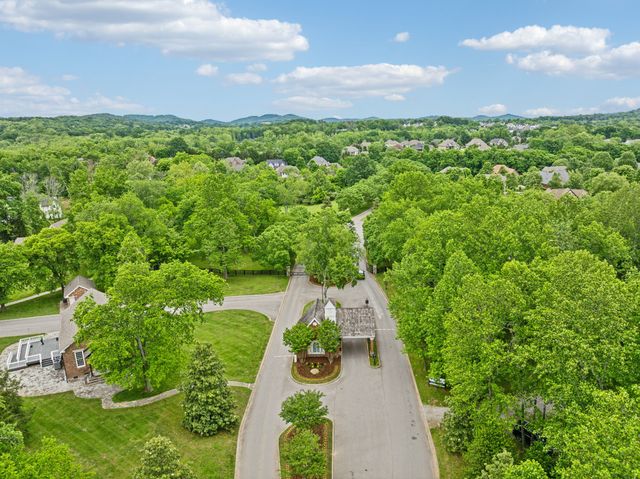 4784 Woodrow Pl, Arrington, TN 37014