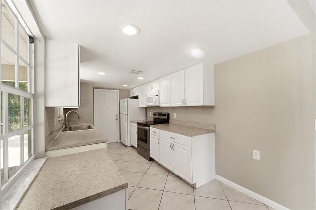 16317 Glasgow Drive E, Loxahatchee, FL 33470