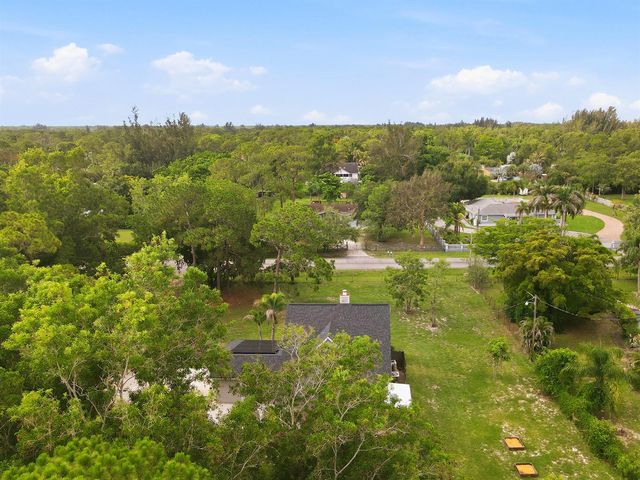 16317 Glasgow Drive E, Loxahatchee, FL 33470