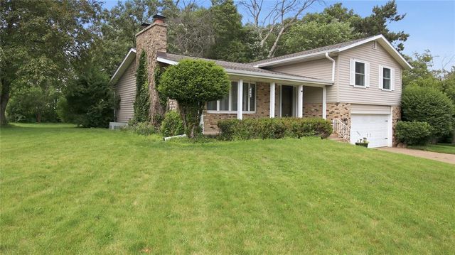 212 Country Club Lane, Altoona, WI 54720