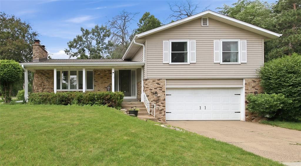 212 Country Club Lane, Altoona, WI 54720