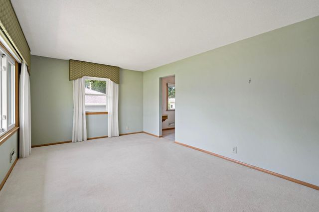 6073 Yukon Avenue N, New Hope, MN 55428