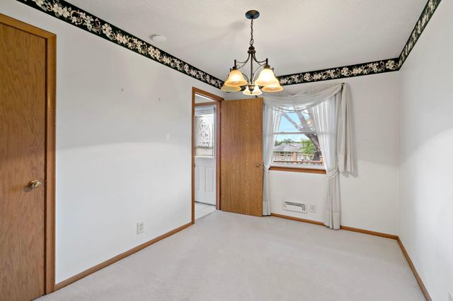 6073 Yukon Avenue N, New Hope, MN 55428