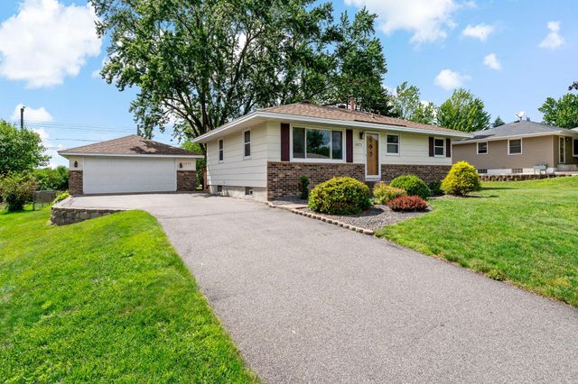 6073 Yukon Avenue N, New Hope, MN 55428